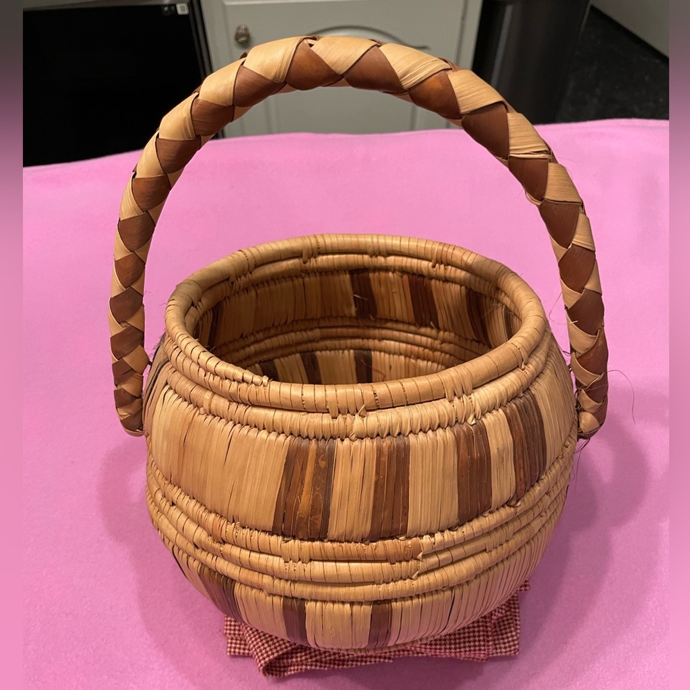 Vintage coil basket hand made country home decor storage nature natural tan